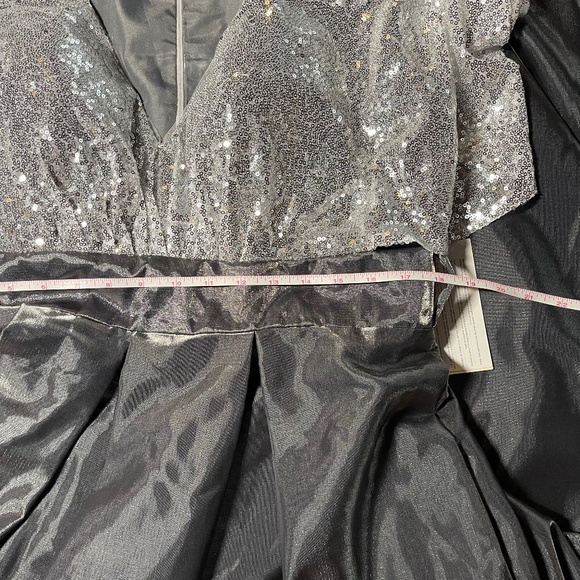 TS Couture Ladies Silver Gray Prom, Ball, Formal Maxi Gown. Bling, Glittery NWT - Picture 12 of 16